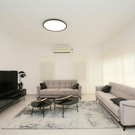 City Center Luxury Apartment In נתניה מראה חיצוני תמונה