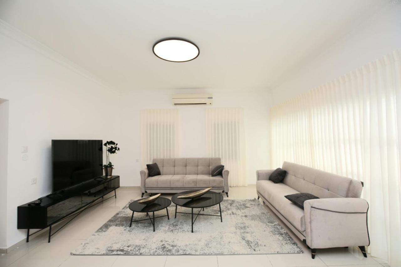 City Center Luxury Apartment In נתניה מראה חיצוני תמונה