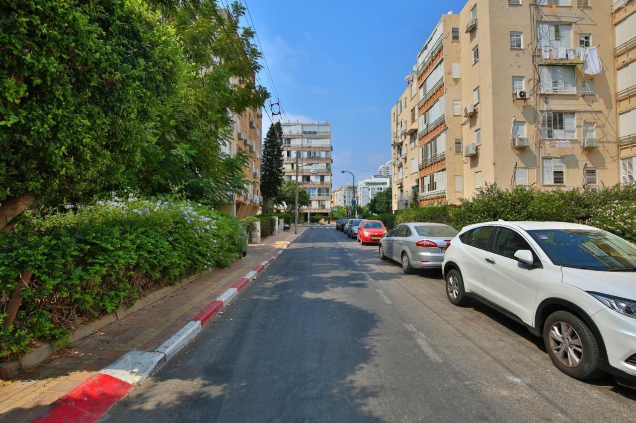 City Center Luxury Apartment In נתניה מראה חיצוני תמונה